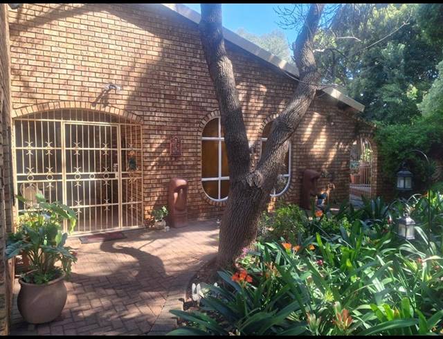 4 BEDROOM HOUSE FOR SALE IN VANDERBIJLPARK SE 3